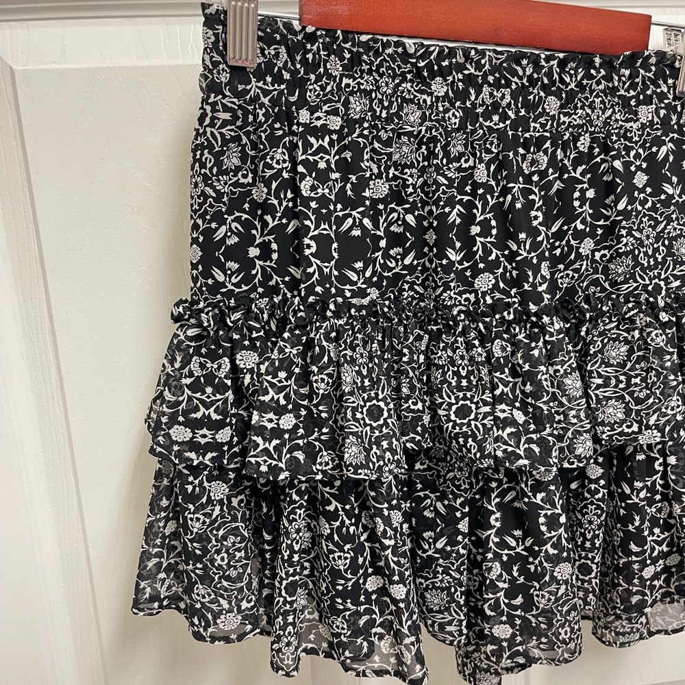 MISA Black and White Mini Skirt - Picture 3 of 9